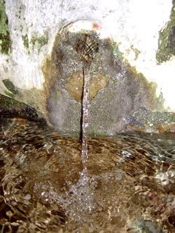 Résurgence d'eau souterraine