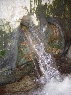Résurgence d'eau souterraine